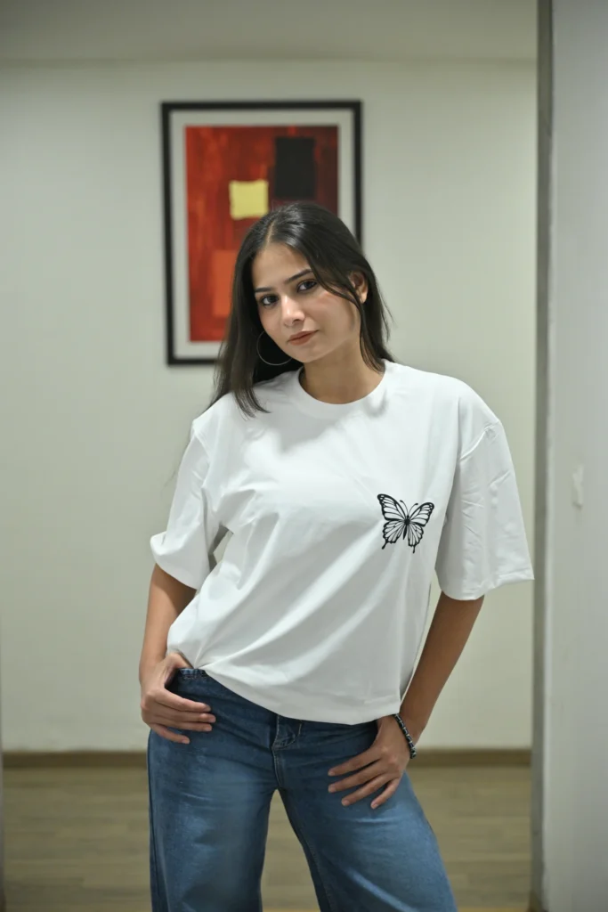 APNATYPE white oversized cotton T-shirt with butterfly graphic